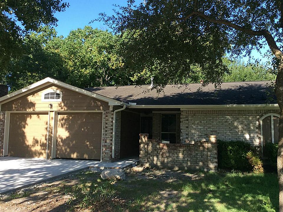 1st image of 15931 Kenbrook Dr