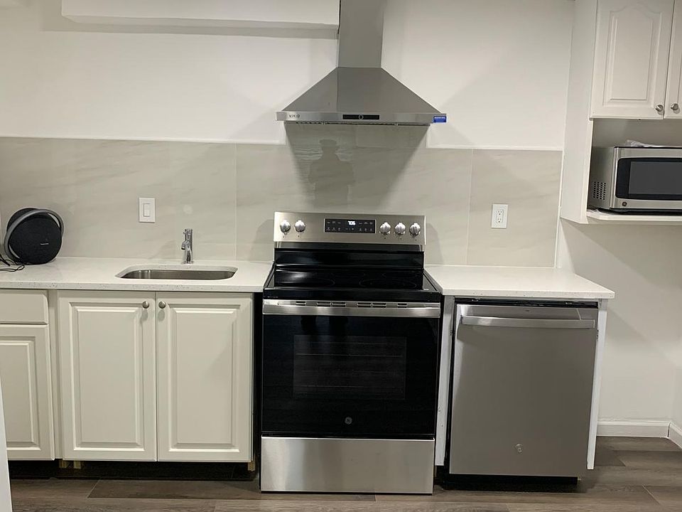 1st image of 4807 Poplar Dr