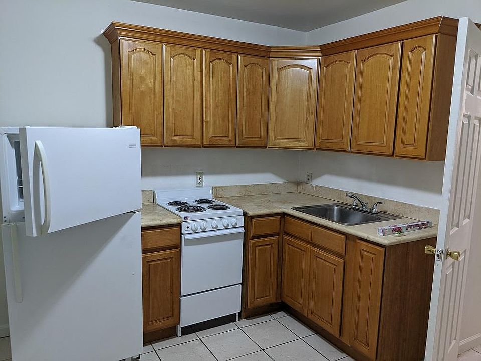1st image of 941 Gellert Blvd