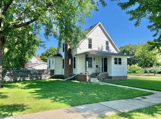 207 N 5th St, Marshall, MN 56258