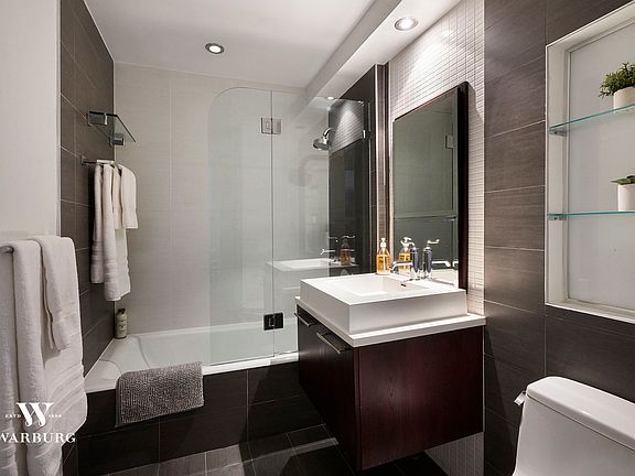 3rd image of 660 Bergen St #1B