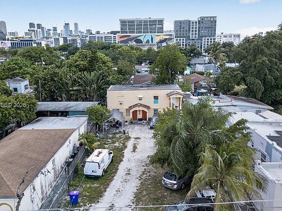 3rd image of 244 NW 32nd St