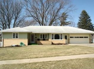 2411 S Oleander St, Sioux City, IA 51106