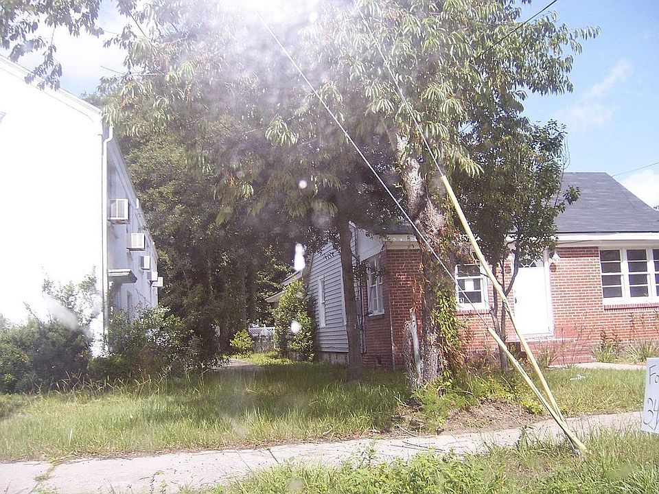 2nd image of 7724 N Pearl St