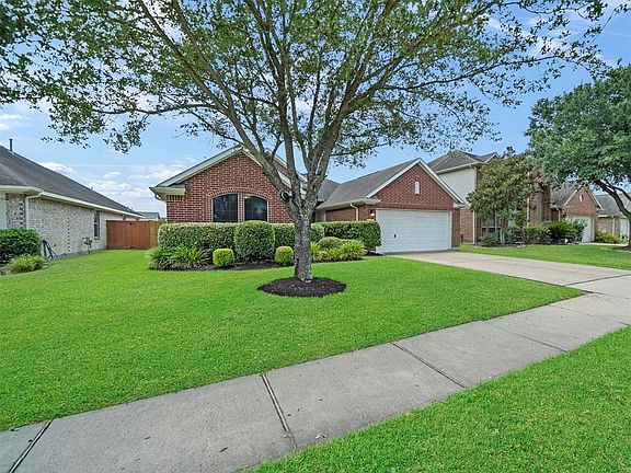 3rd image of 12703 Canyon Echo Dr