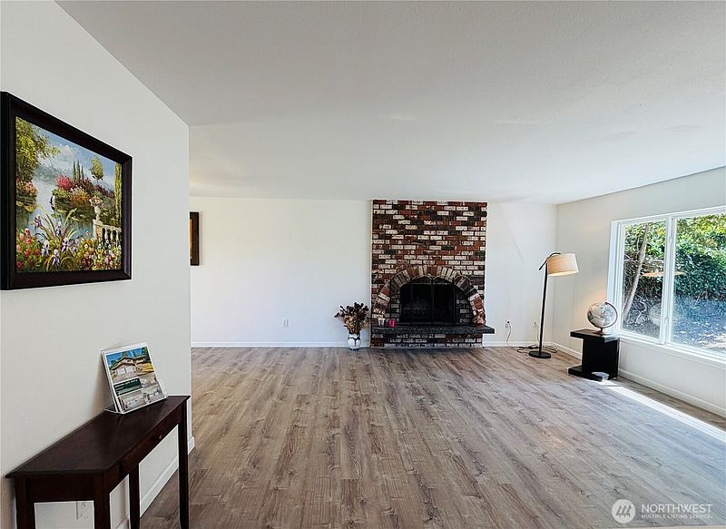 2nd image of 14618 NE 178th Street