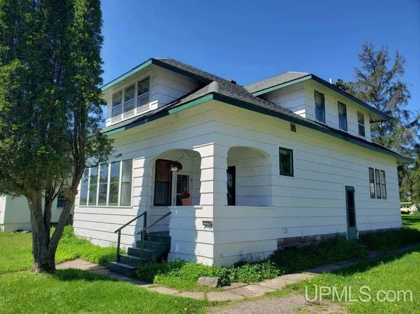 606 Roosevelt Ave, Iron River, MI 49935
