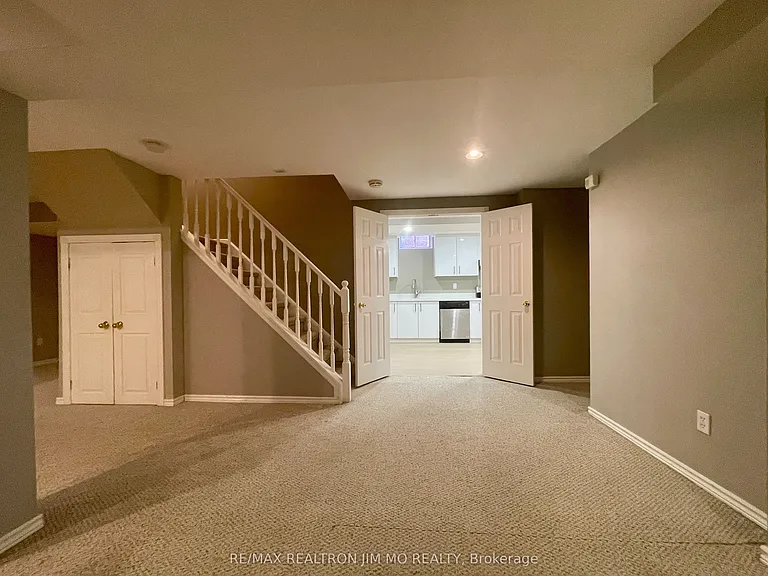 824 College Manor Dr #LOWER — Photo 13