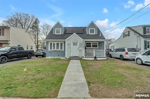 110 Chestnut St Photo 1