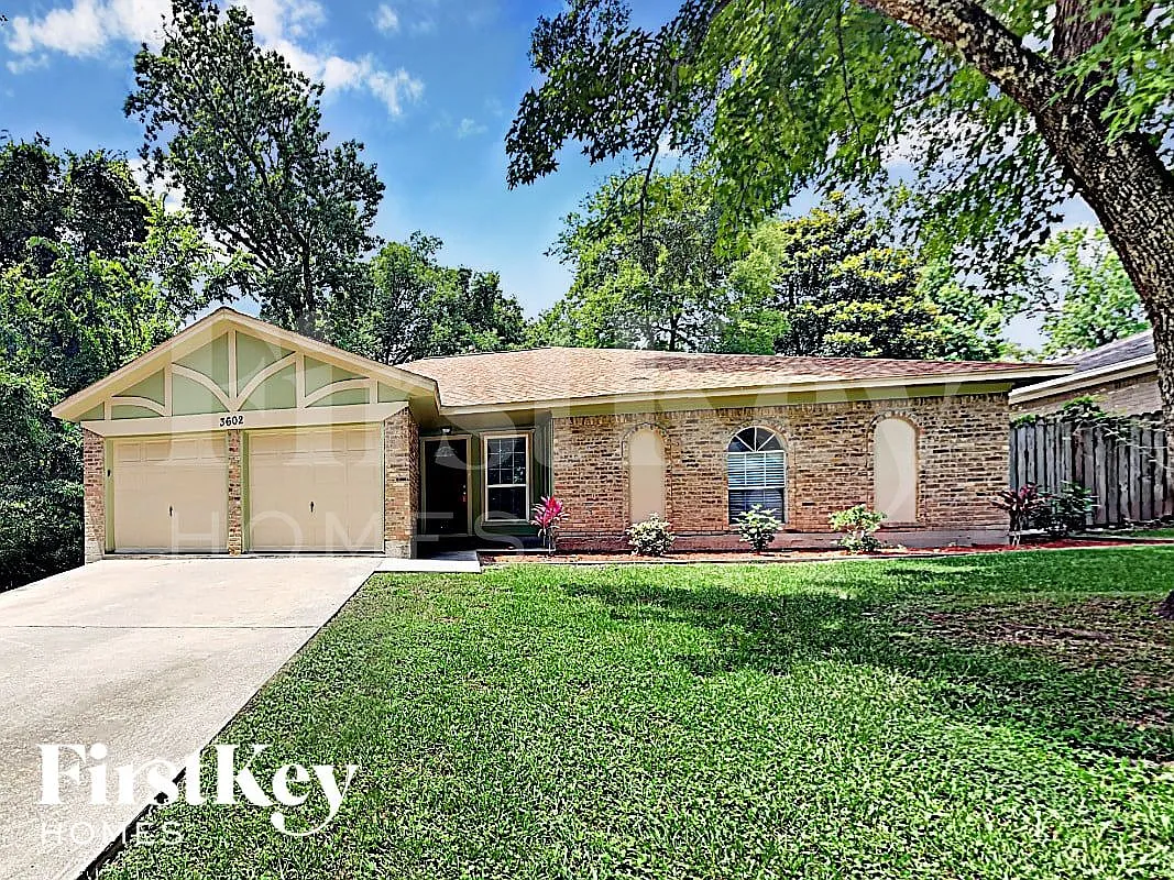 3 bed, 2.0 bath, 1524 sqft, $2,010 — Photo 1