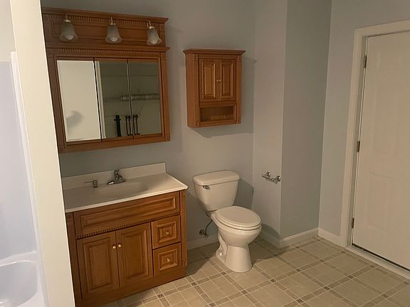 2nd image of 37 Main St #B
