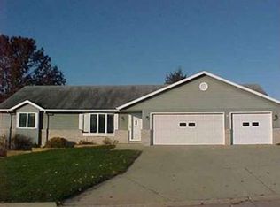 1823 Joan Ave, Carroll, IA 51401