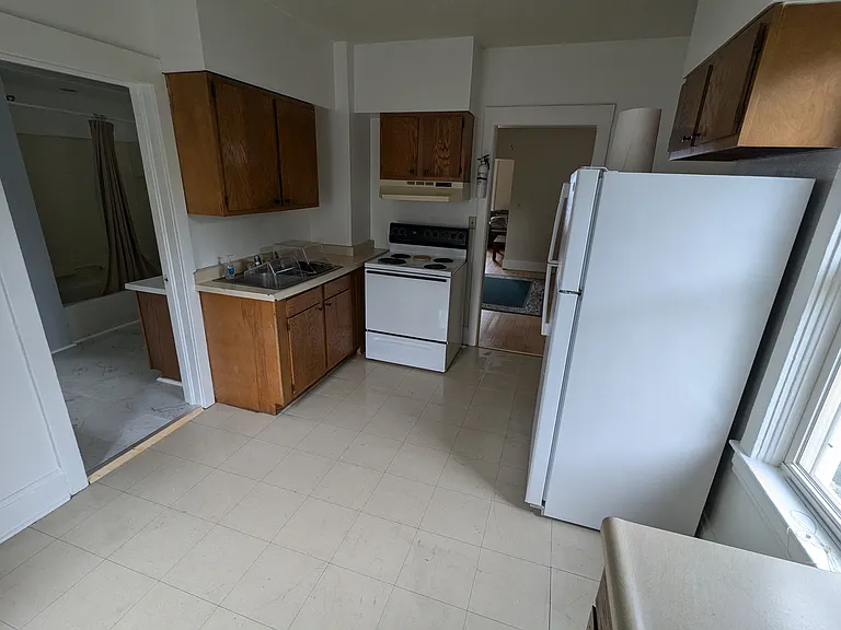 116 W 7th St #2 — Photo 8