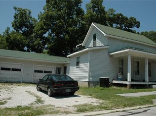 626 Cedar St, Carthage, MO 64836