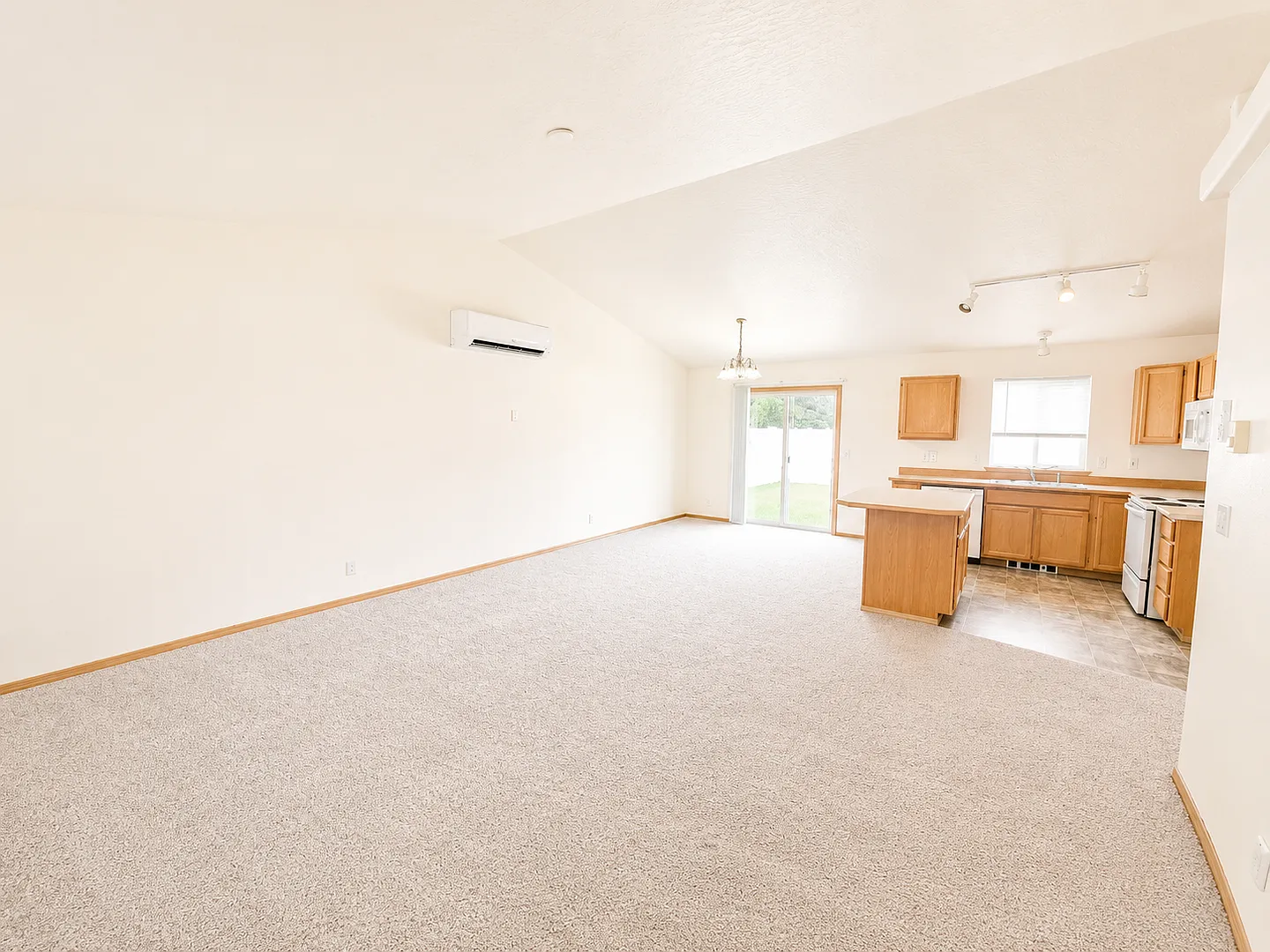 4937 W Palmwood — Photo 2