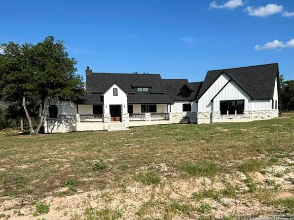 100 Timber Ridge, La Vernia, TX 78121