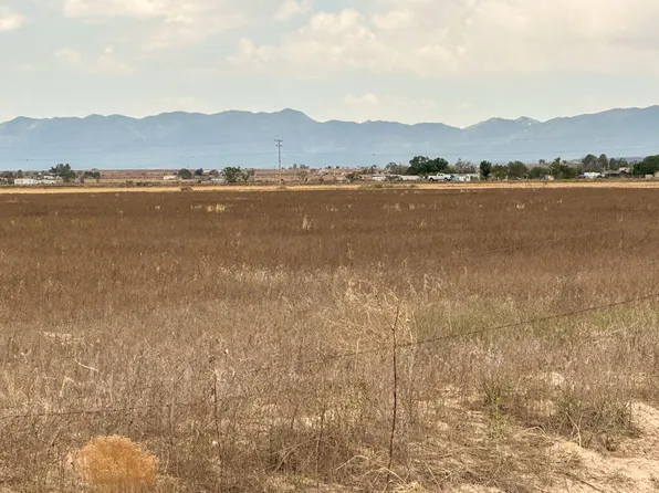 47 Ice Plant Rd W, Estancia, NM 87016