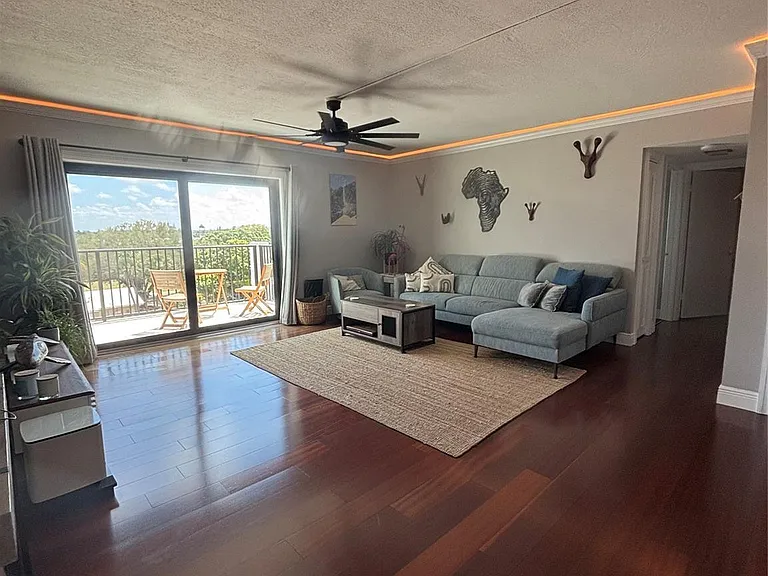 900 River Reach Dr #521 — Photo 11