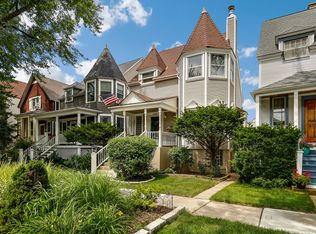 2132 W Bradley Pl, Chicago, IL 60618