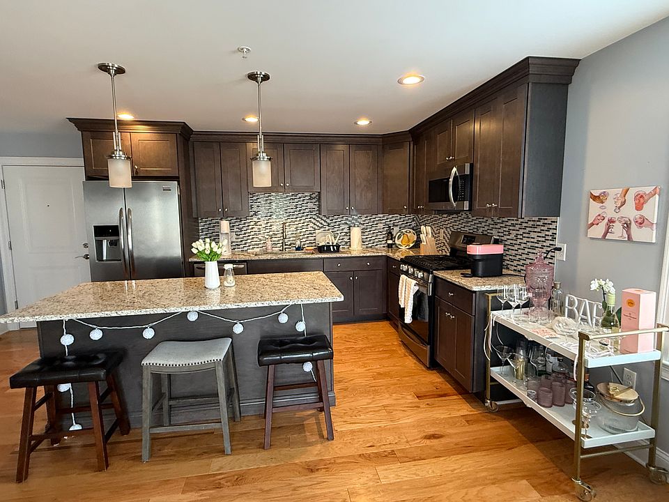 1st image of 1001 Main St Suite 13