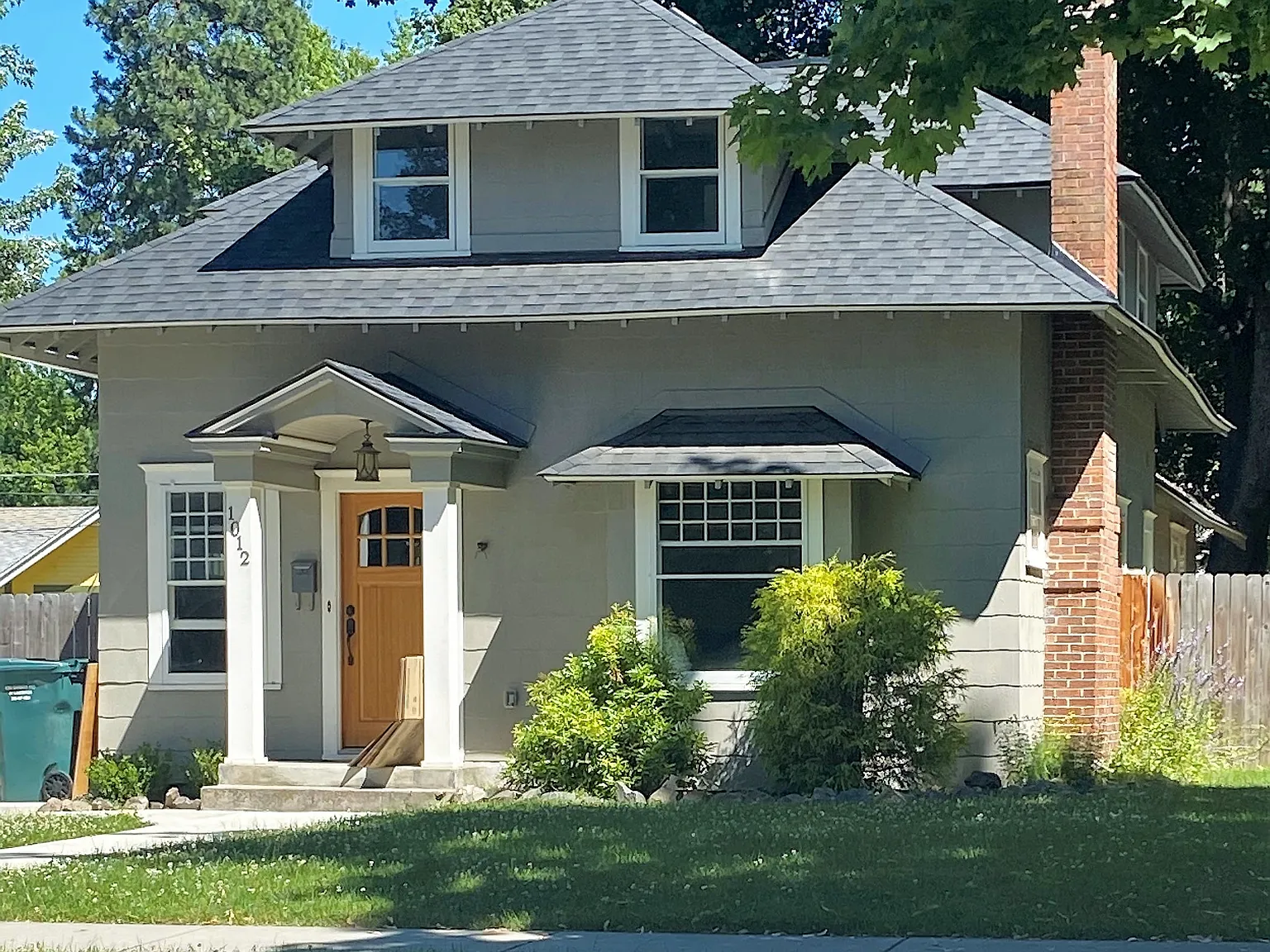 4 bed, 2365 sqft, $2,400 — Photo 1