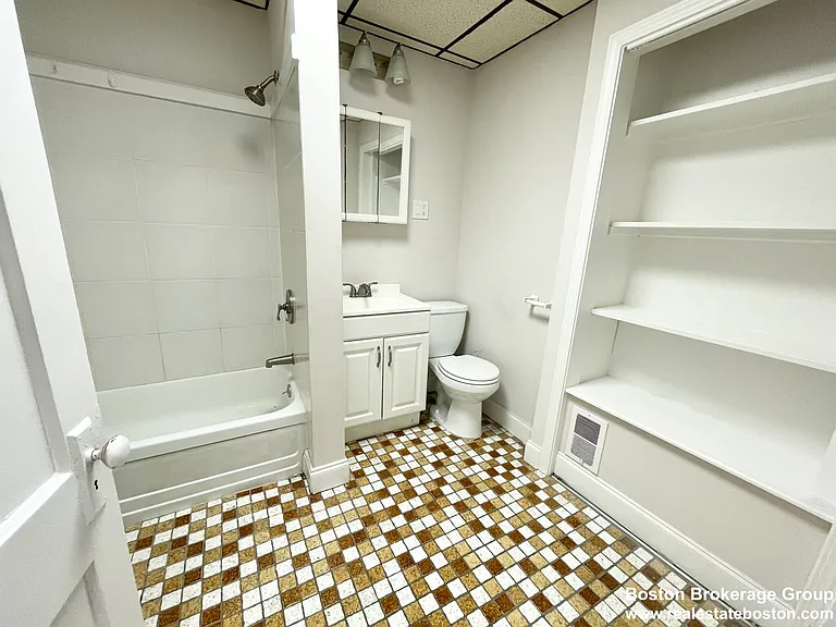122 Buttonwood St #1 — Photo 5