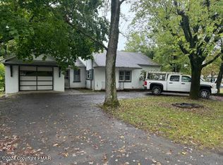 1130 Chipperfield Dr, Stroudsburg, PA 18360