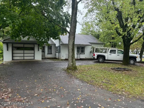 1130 Chipperfield Dr, Stroudsburg, PA 18360