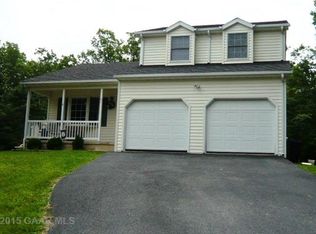 61 Sugarcamp Ln, Stuarts Draft, VA 24477