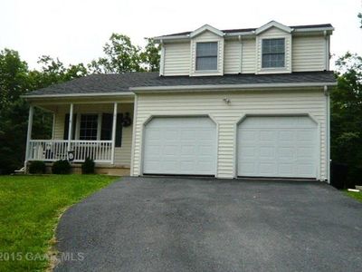 61 Sugarcamp Ln, Stuarts Draft, VA, 24477