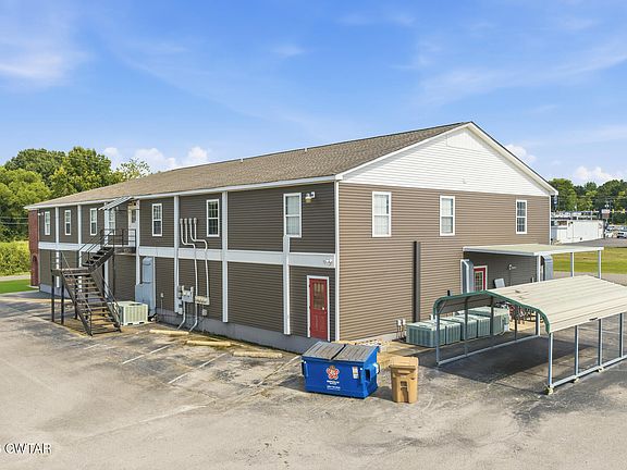 2nd image of 459 N Main St