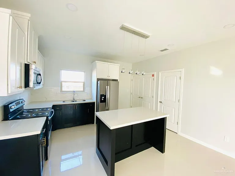 208 W Rutherford Ave #2 — Photo 5