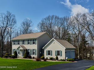 7 Pineview Ln, Graymoor Devondale, NY 12061