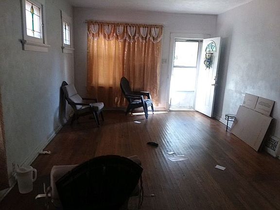 4th image of 5537 Genevieve Ave