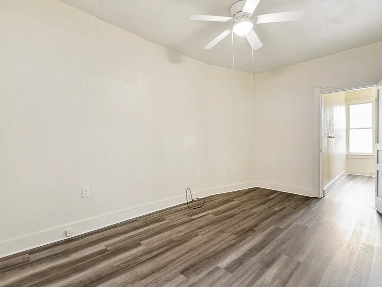 814 Summit St #1 — Photo 14