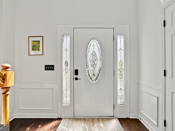 5th image of 3645 Bancroft Main NW