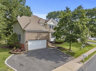 25 Huntley Way, Bridgewater, NJ 08807