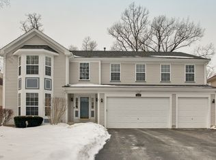 1874 S Warbler Ct, Libertyville, IL