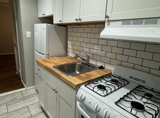 328 S 17th St #2R, Philadelphia, PA 19103