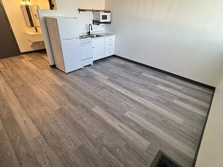 The McCoy at 8035 Apartments - Clive — Photo 30