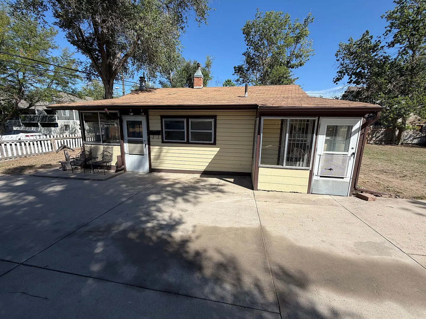 Rare 1 bedroom home with 2 car garage available NOW — Photo 1