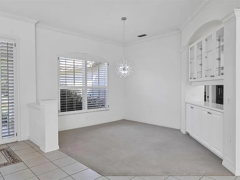 8501 Park Shore Ln — Photo 11