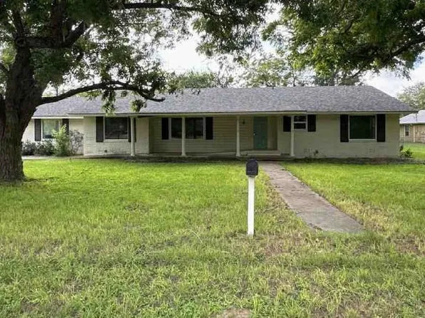 504 Marburger St, Smithville, TX 78957
