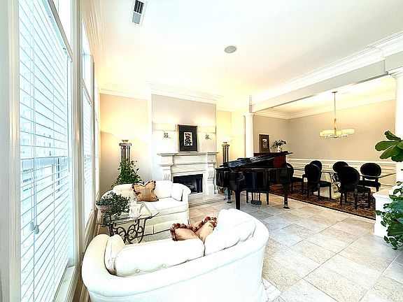 2nd image of 6415 Wakehurst Rd