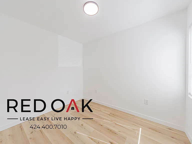 211 E 47th St #1/2 — Photo 10