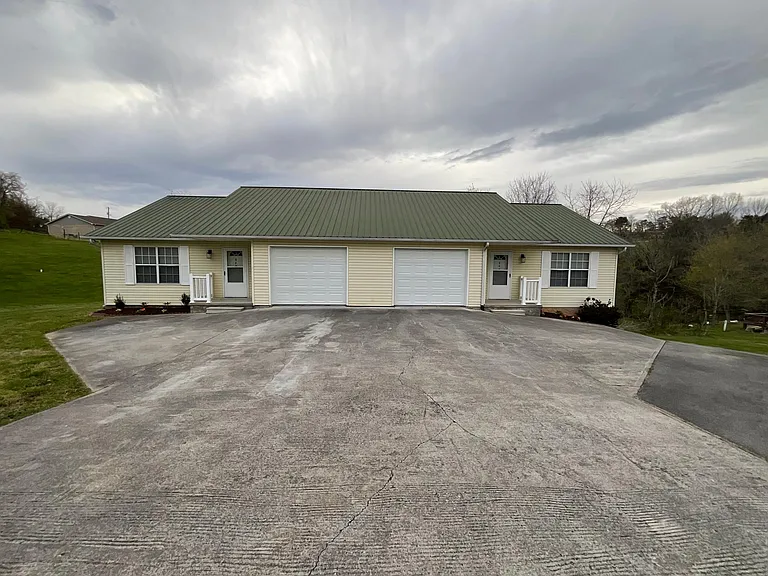 947 Nichols Rd — Photo 1
