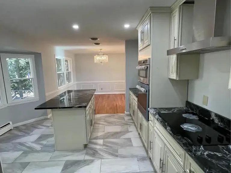 3 Victoria Dr — Photo 3