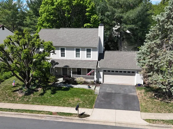 5518 Sequoia Farms Dr, Centreville, VA 20120