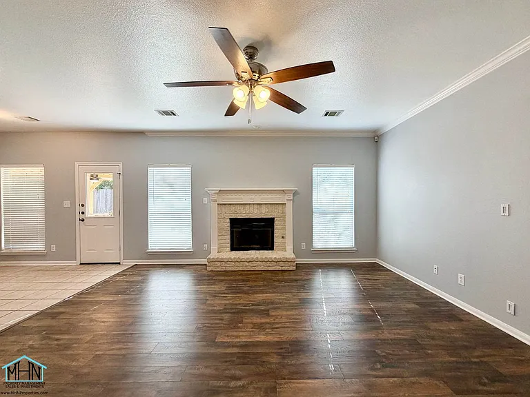 518 Willow Grove Dr — Photo 3
