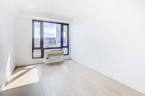 635 4th Ave #1104 Photo 1